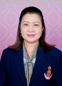 แพทย์หญิง สุดารัตน์ ใหญ่สว่าง